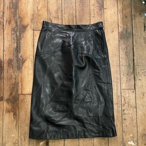 Chic Black Leather Pencil Skirt